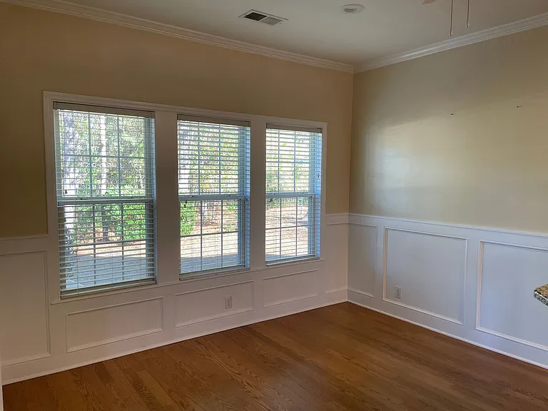 621 Riverwood Dr SE — Photo 6