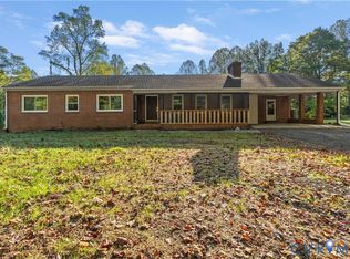 2305 Country Ln, Maidens, VA 23102