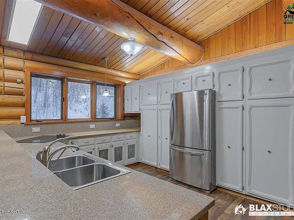 2nd image of 120 Sunrise Dr