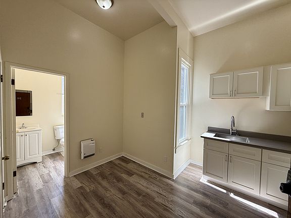 5th image of 2315 Mission St #203