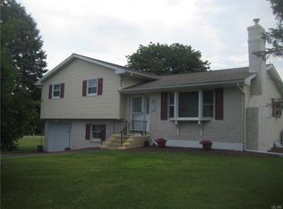 890 E James St, Lehighton, PA 18235