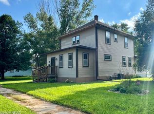 602 S 3rd St, Milbank, SD 57252