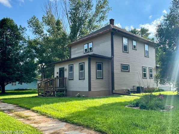 602 S 3rd St, Milbank, SD 57252