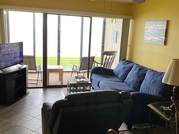 2nd image of 2467 S Washington Ave #109