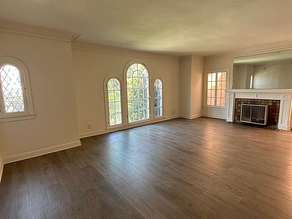 4th image of 232 S Berendo St APT 2
