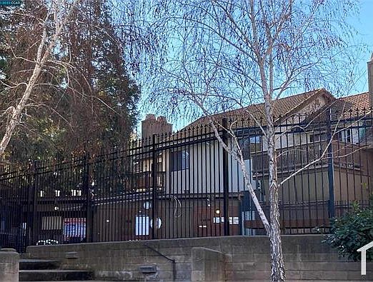 2nd image of 2055 Sierra Rd APT 34