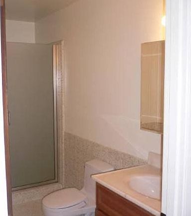 4th image of 470 20th Ave APT 1