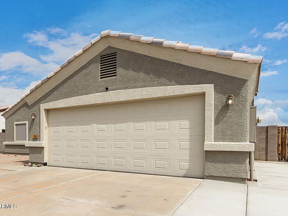 3rd image of 1205 N COTA Lane