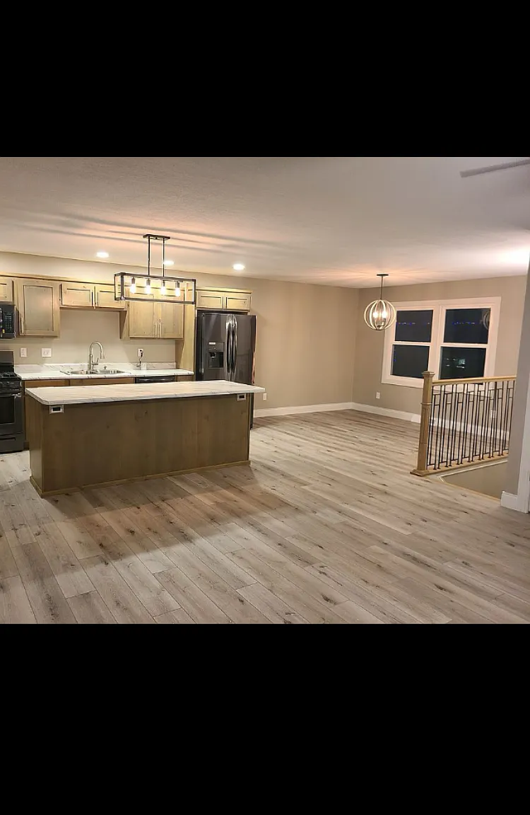 4 bed, 2.5 bath, 1800 sqft, $2,350 — Photo 2