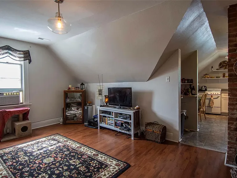1423 N 2nd St — Photo 3