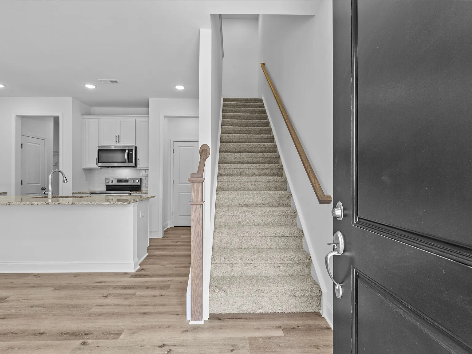 3 bed, 2.5 bath, 1465 sqft, $2,250 — Photo 4