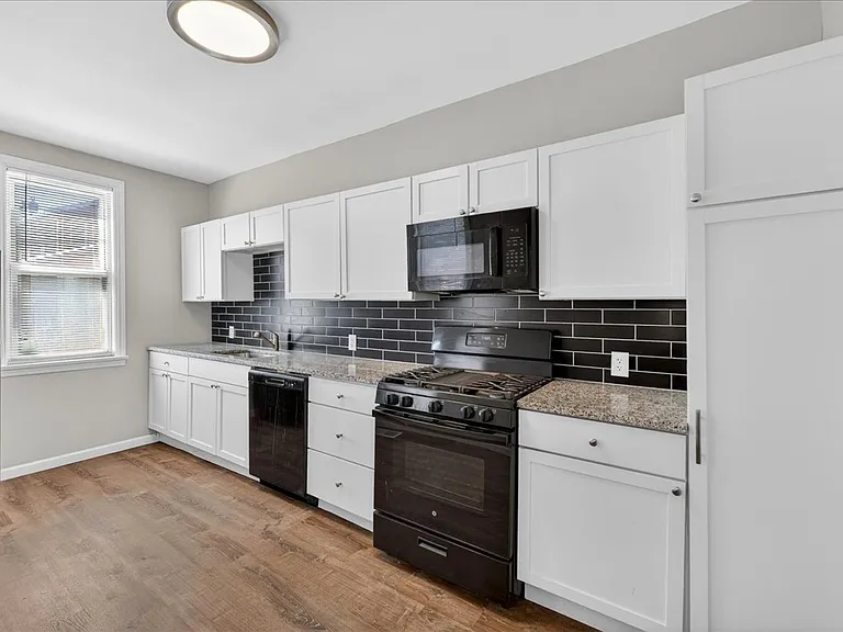 6118 Vermont Ave — Photo 14