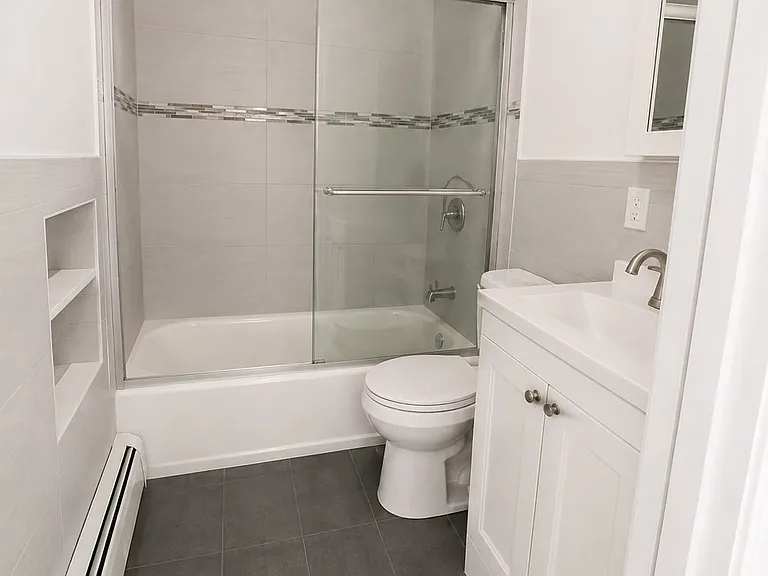 890 Glenmore Ave #1 — Photo 11