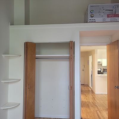 3rd image of 93 Underhill Ave APT 1B