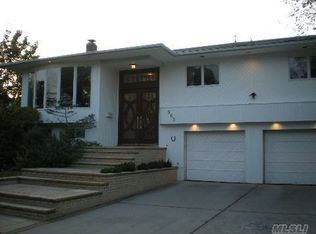 965 Green Pl, Baldwin, NY 11510