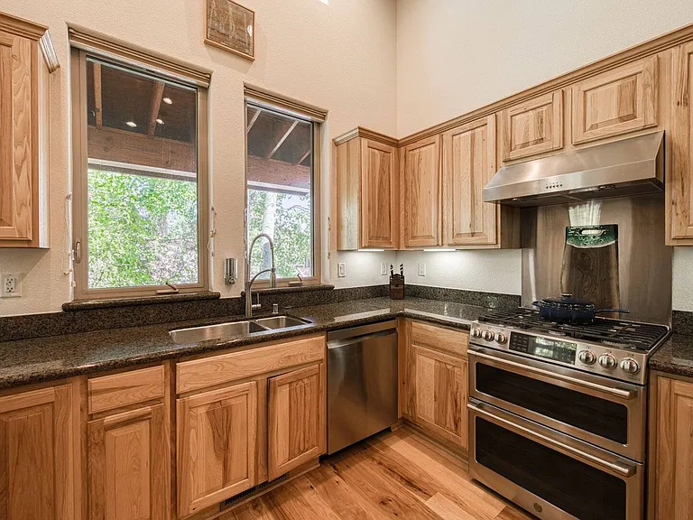 10559 Sara Bear Ln — Photo 11