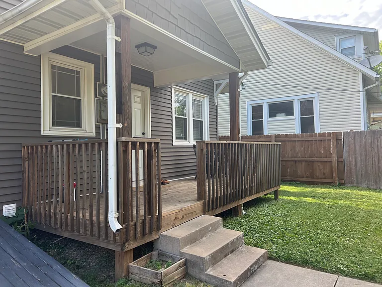 1504 N Robberson Ave — Photo 23