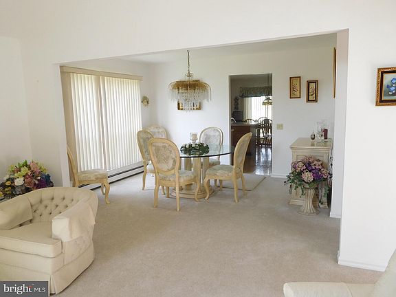 5th image of 15 Cohansey Dr