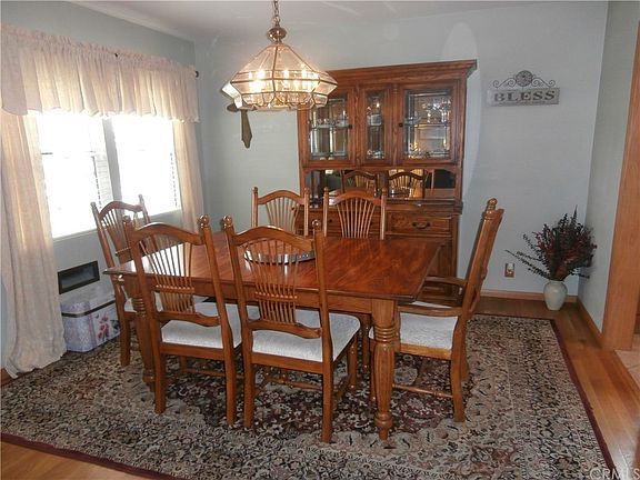 4th image of 4843 Lomina Ave