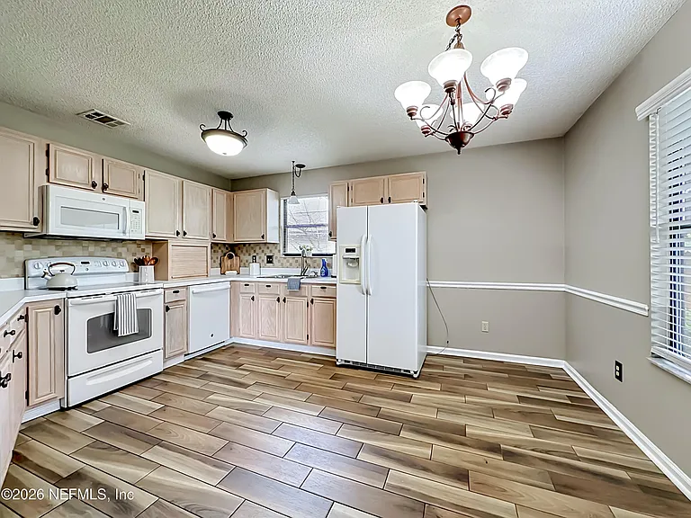 341 Hickory Hollow Dr N — Photo 8