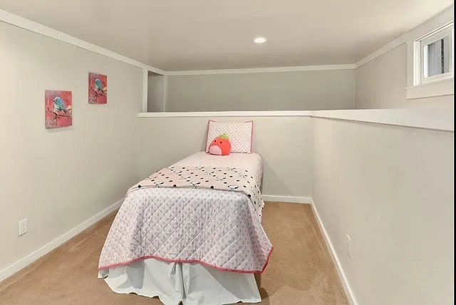 Bedroom #5 with heated walls (you read that right again).