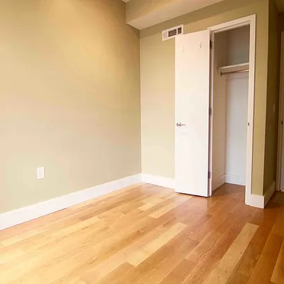 Rented by Nooklyn NYC LLC | media 43