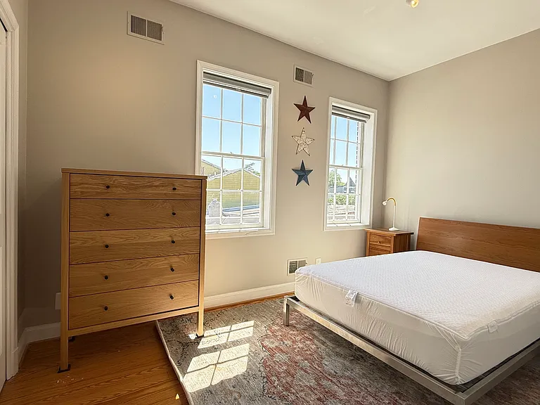 1118 F St NE #3 — Photo 32
