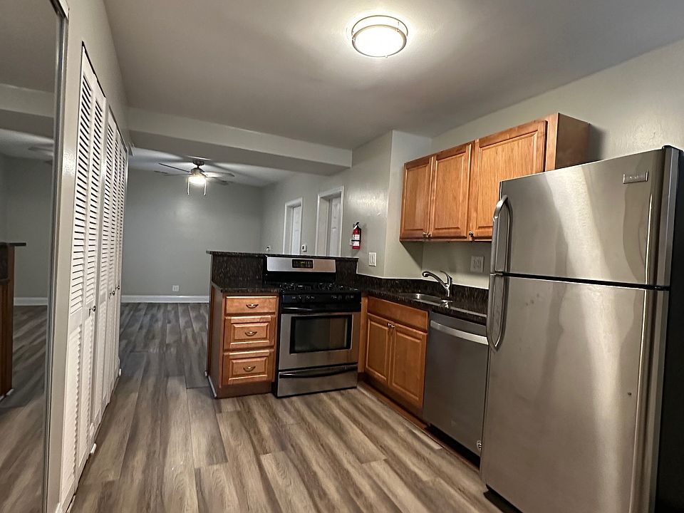 1st image of 1523 W Walton St #1R
