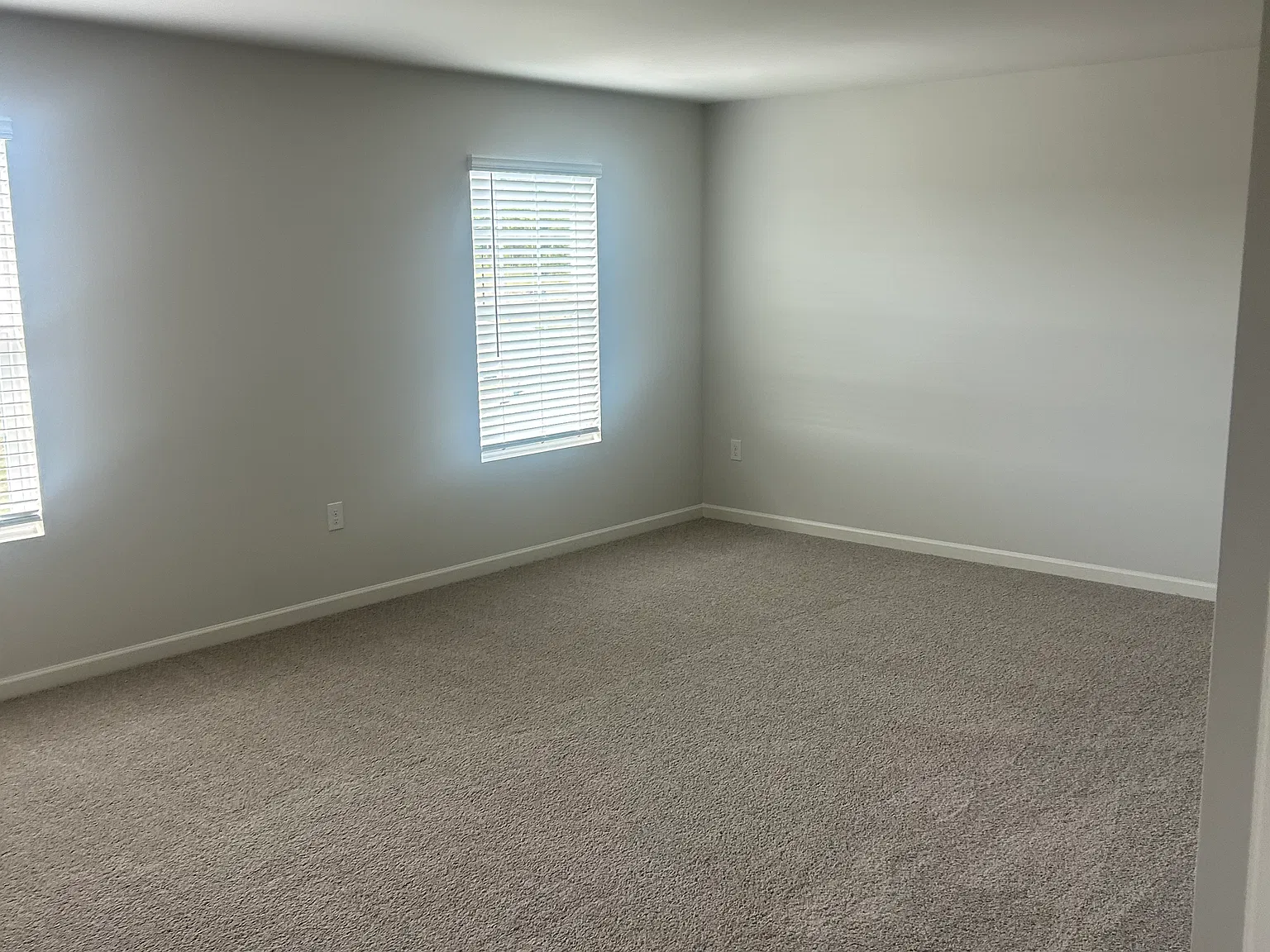 4 bed, 2.5 bath, 1991 sqft, $2,350 — Photo 4