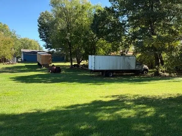1003 N Jerry St, Raymore, MO 64083