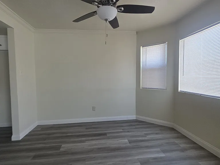 1420 E Date St — Photo 5