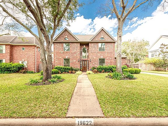 3rd image of 19622 Mills Meadow Ln