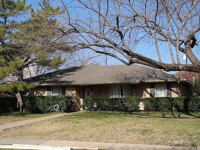 1st image of 428 Pleasant Valley Ln