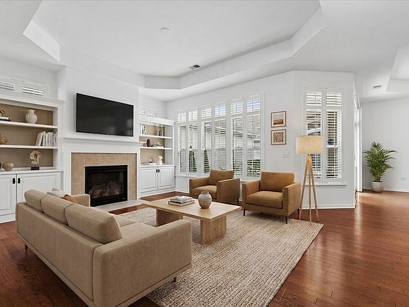 3rd image of 613 Handel Ln