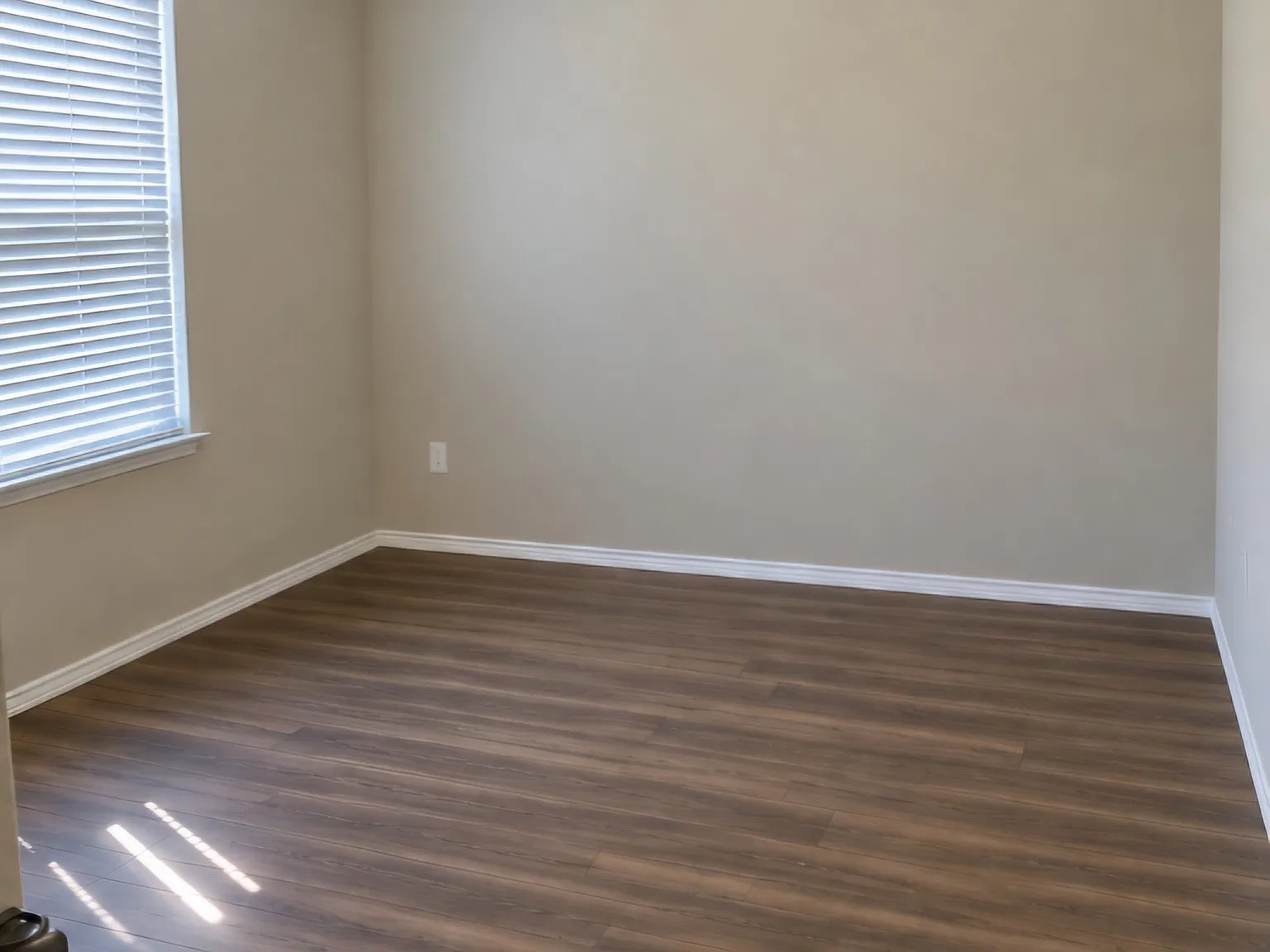 4 bed, 2.5 bath, 3115 sqft, $2,900 — Photo 3