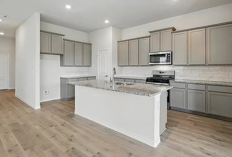 4195 Waldron Trl — Photo 4