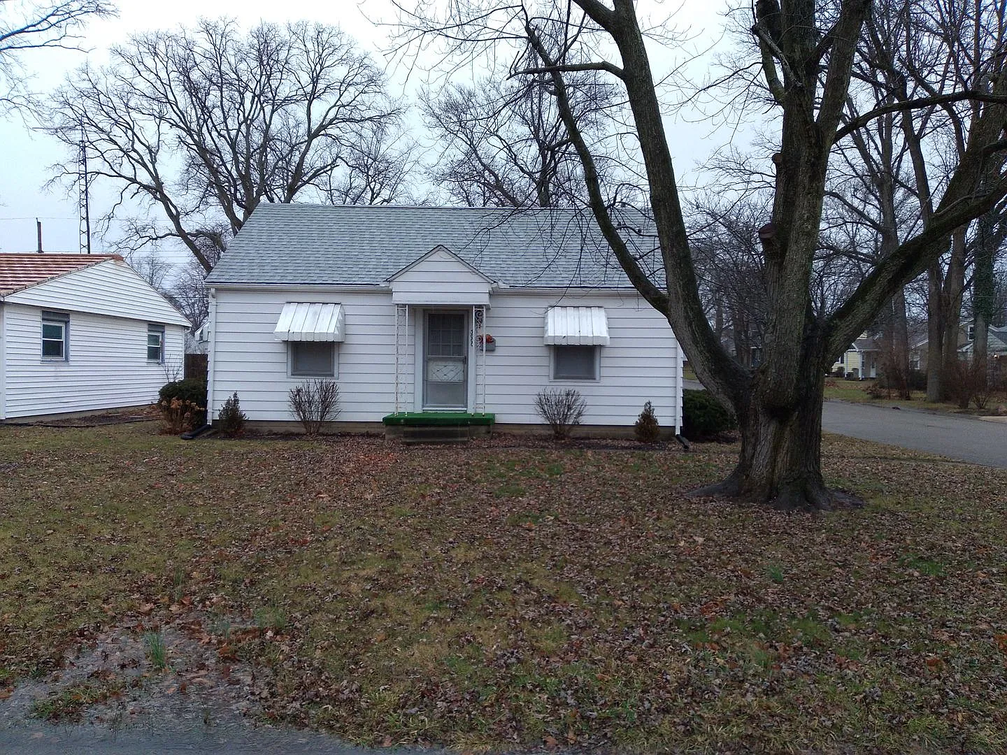 3 bedroom — Photo 1