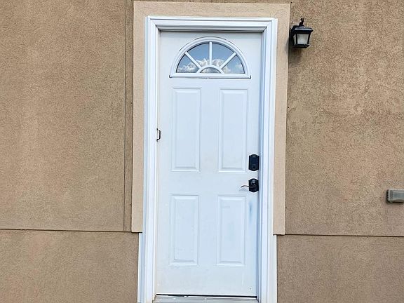 3rd image of 475 W 1850th St N