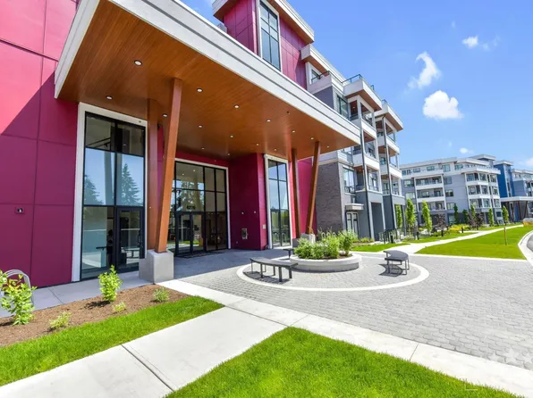 6270 Gooseberry Dr #202, Surrey, BC V3S 0C8