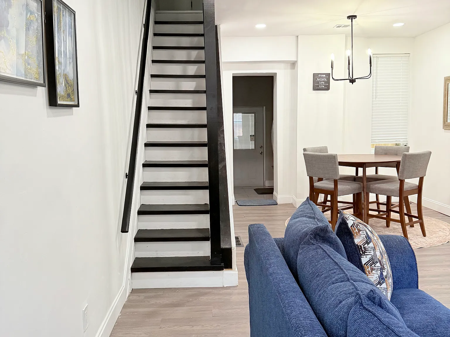 2806 N Taylor St — Photo 4