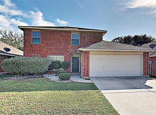 1212 Edgewater Dr, Azle, TX 76020