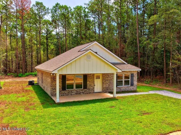 20 Global Ln, Picayune, MS 39466