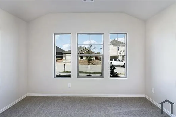 807 Easthill Dr — Photo 11