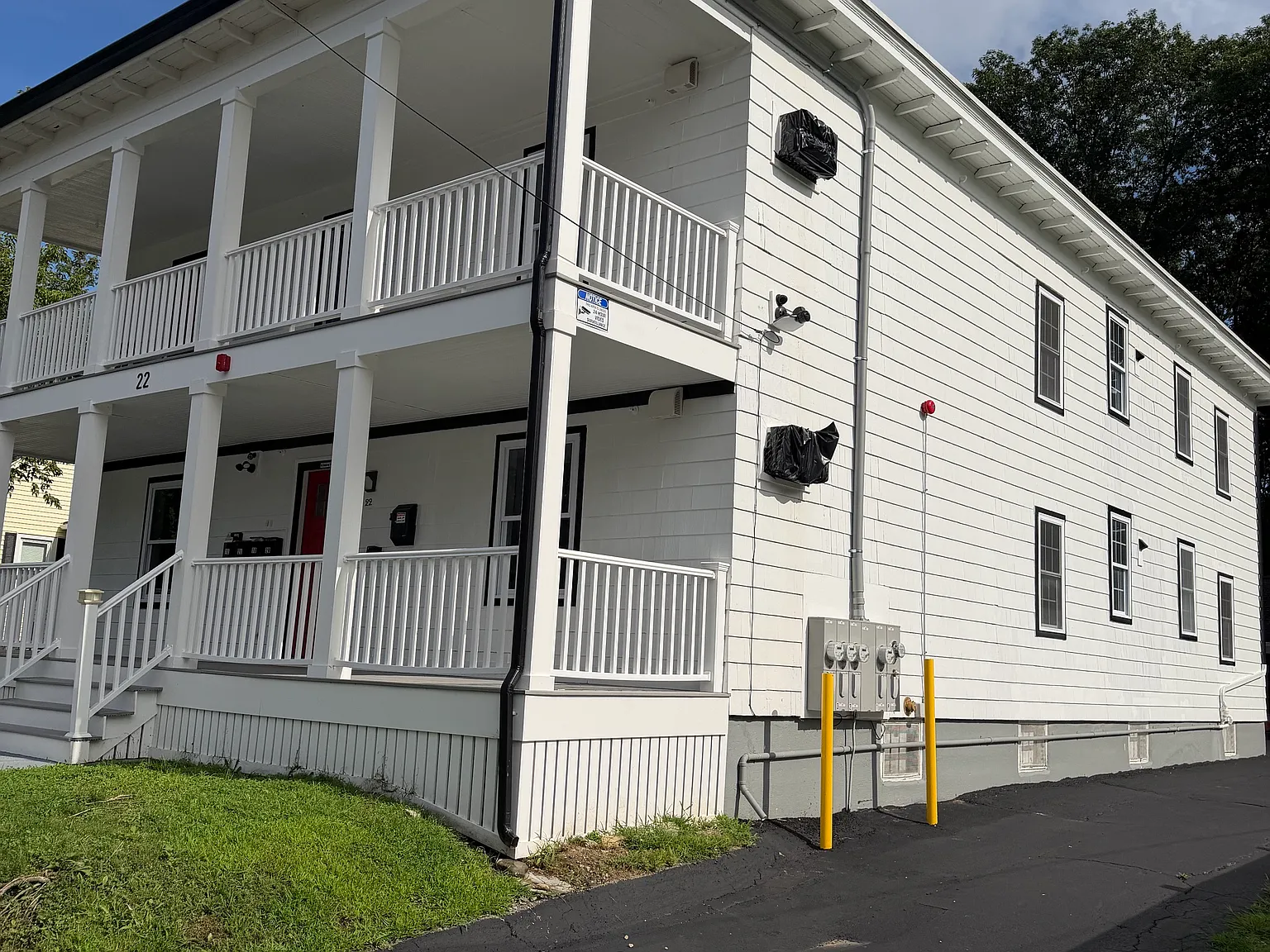 2 bed, 900 sqft, $2,100 — Photo 1