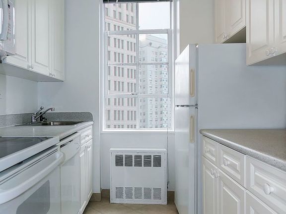 3rd image of 211 W 56th St APT 36F
