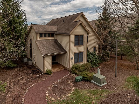 3rd image of 391 Vista Dr