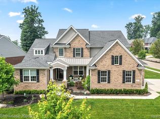 216 Cuyahoga Ct, South Lyon, MI 48178