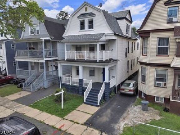 2nd image of 233 S Clinton St