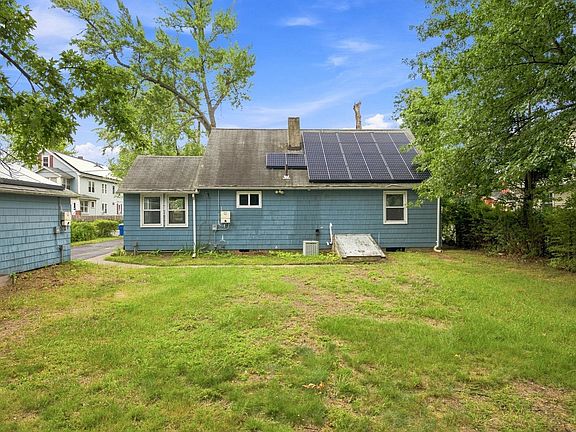 4th image of 132 Miller St