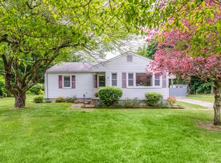 30 Fairlawn Rd, Glastonbury, CT 06033